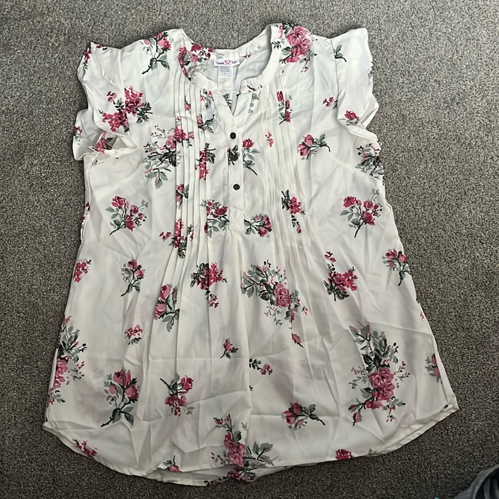 Tiny Toes Maternity Top! Super cute! Size Large